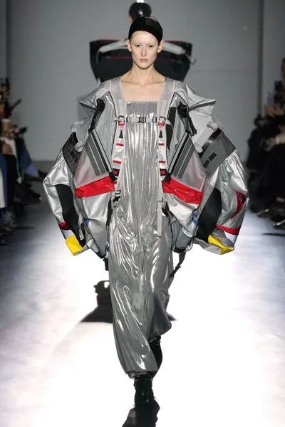 Look 3